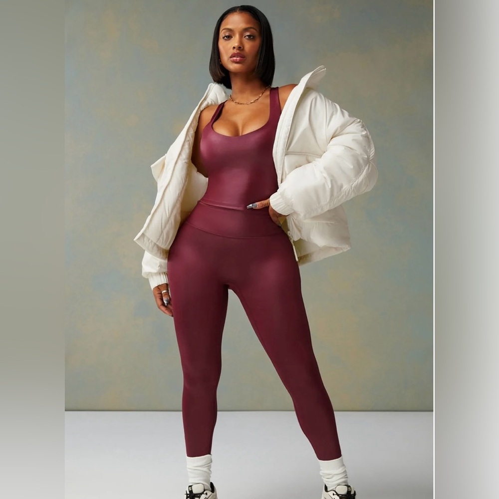 Fabletics // KHLOE EDIT // Anywhere Shine Set (Merlot Shine)